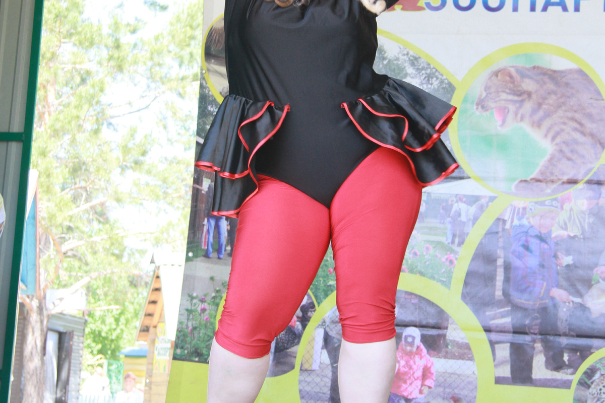 Женщина упала на мужа. Фото: Олег Укладов