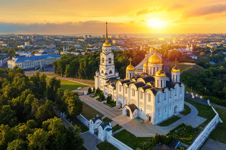 Фото с сайта https://www.sputnik8.com/ru/vladimir/activities/39369-mnogolikiy-vladimir-ekskursiya-s-posescheniem-uspenskogo-sobora. Взято с Яндекс.Картинки