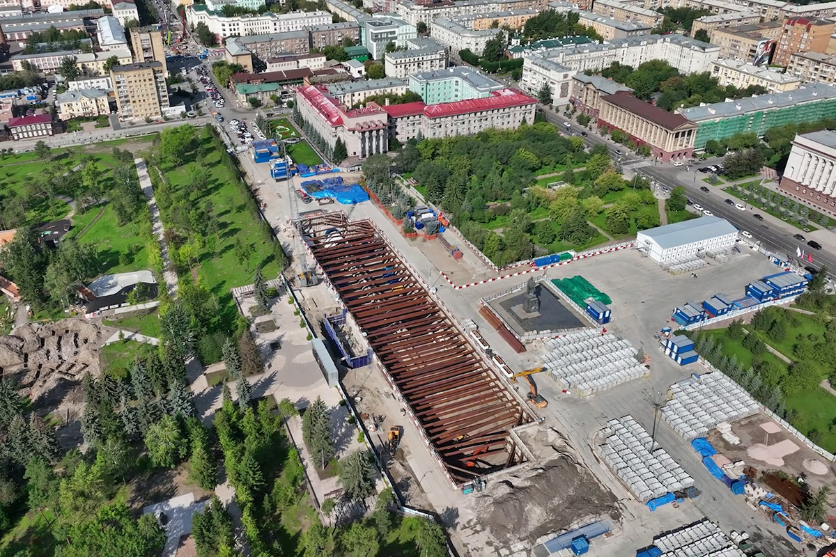     От котлована на главной площади Красноярска проходческие щиты проследуют в сторону железнодорожного вокзала