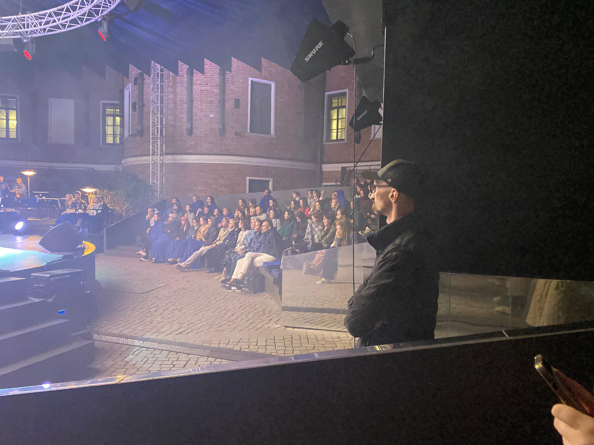 Режиссёр Сергей Азеев