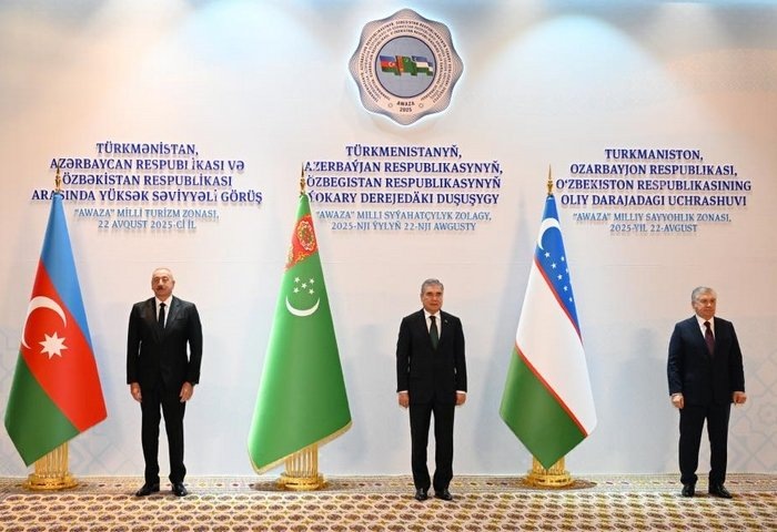 Трехсторонняя встреча в формате «Азербайджан – Туркменистан – Узбекистан», 22 августа, 2025 г., Туркменбаши, Туркменистан (Фото: Пресс-служба Президента Азербайджана)