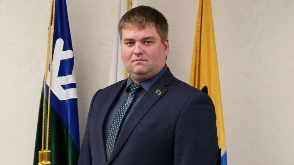    Председатель Думы Сургута поздравил югорчан с Днем флага