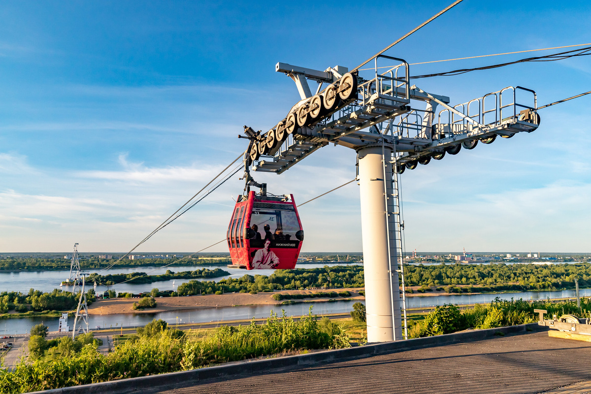 Ежедневно дорога перевозит до 5000 человек: как туристов, так и просто жителей двух городов, Нижнего Новгорода и Бора. Фото: Pavel Filatov / Shutterstock / Fotodom