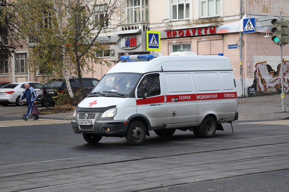    За непропуск машин скорой помощи, полиции или пожарной группы с мигалками и сиреной водителям грозит штраф от 7,5 до 10 тыс. рублей