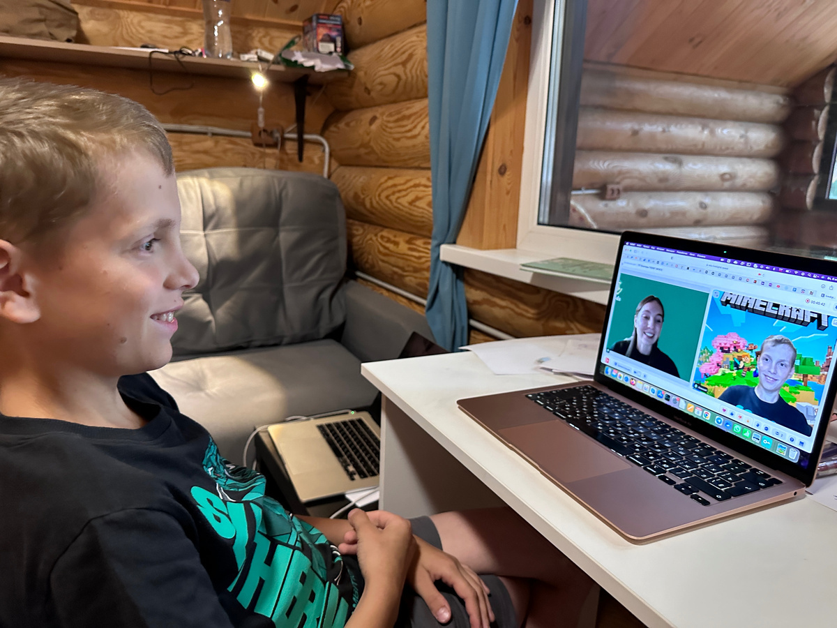 Гибкие навыки — это:
– умение строить дружеские отношения и эффективно общаться с людьми;
– способность организовывать самого себя и нести ответственность за свои действия;
– уверенность в себе и понимание своей ценности;
– умение управлять конфликтами и договариваться и т.д