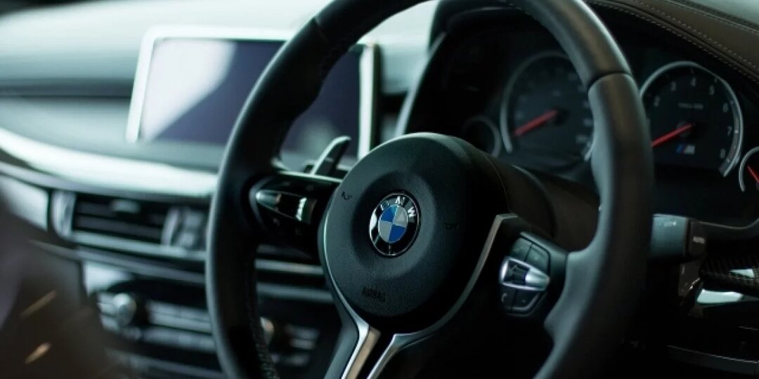 В Удмуртии пьяный пенсионер угнал иномарку BMW X5