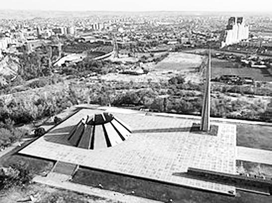 Мемориальный комплекс «Цицернакаберд»