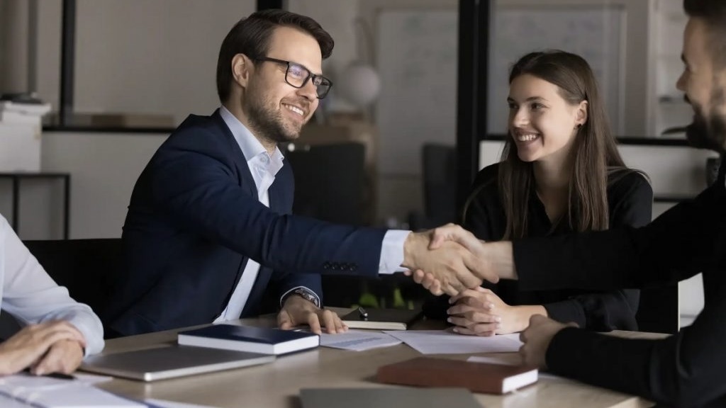 «Звёздный» опыт и достижения в крупных корпорациях не гарантировали аналогичных результатов в новом контексте.