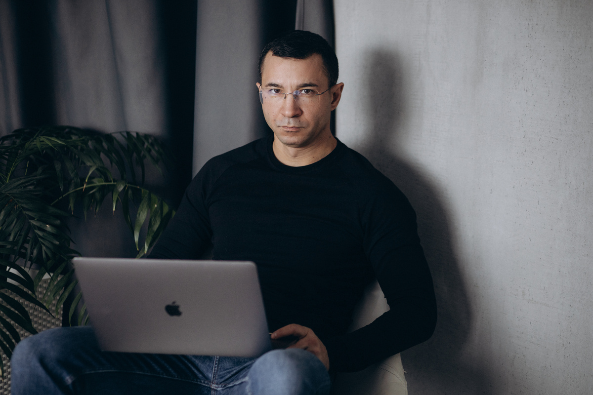 Адвокат Игорь Полицаев