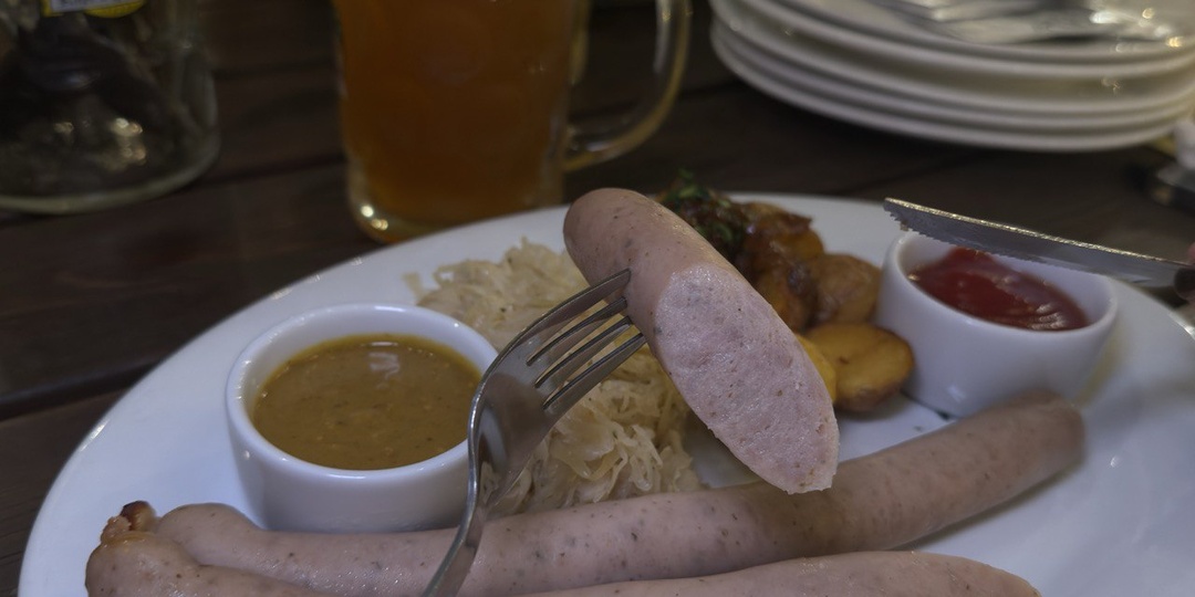 "Карл и Фридрих" в Петербурге: рулька, литры пива как в Баварии