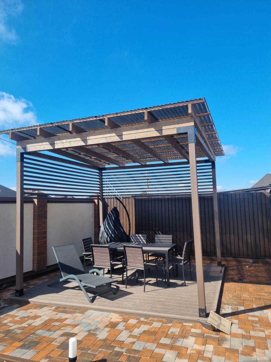 Пергола с крышей, фото: WOODGRAND
