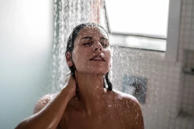    Вреден ли очень горячий душ?