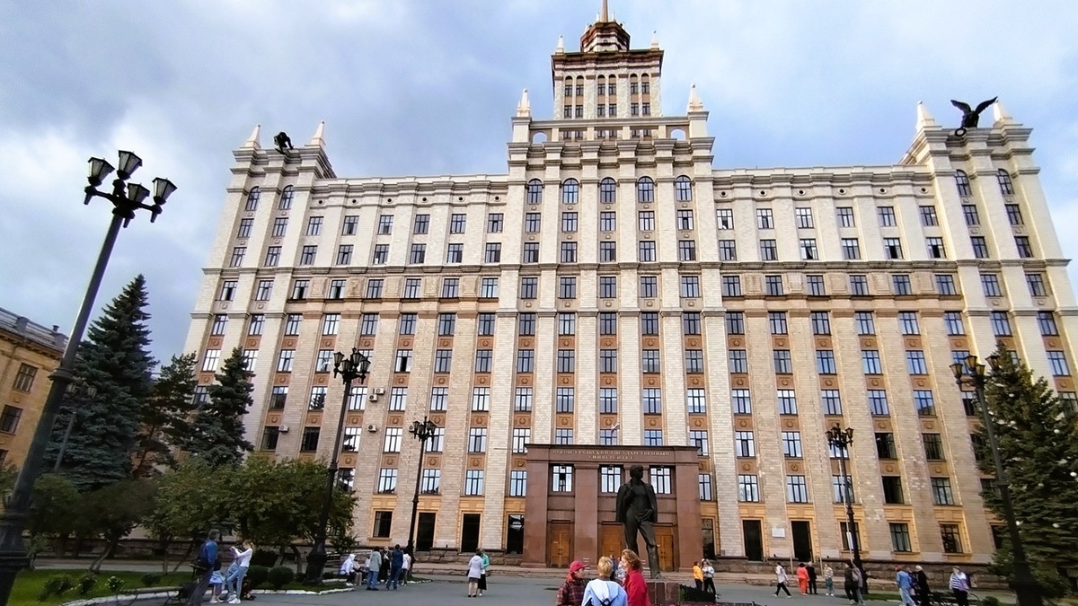 Южно-Уральский государственный университет (ЮУрГУ) (Фото автора)