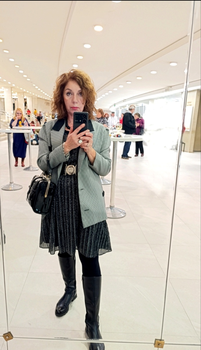 Года три назад. В БКЗ "Октябрьский" на концерте. 