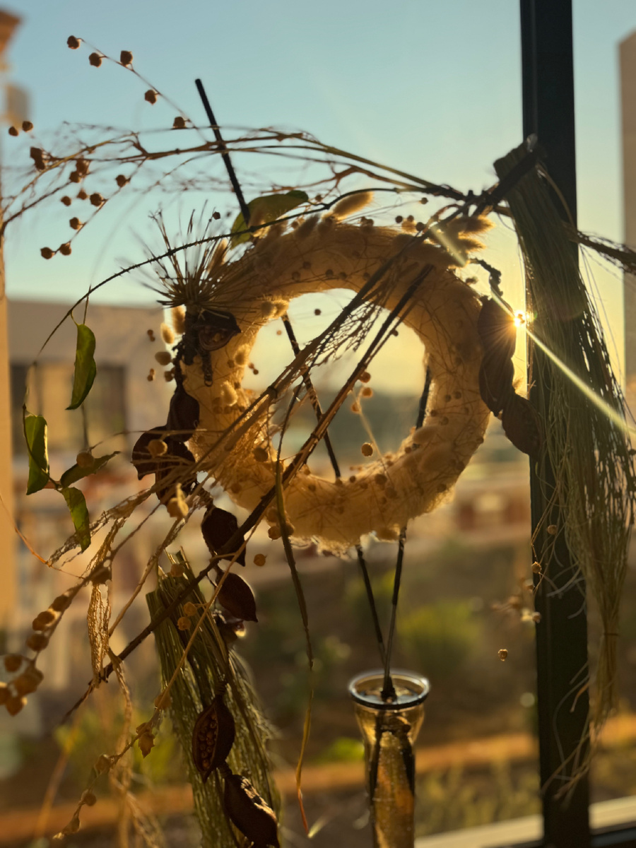 Первая композиция
Структура и круг.