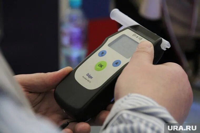 Мочу на анализ нужно будет сдать в течение 30 минут. Фото: Александр Мамаев © URA.RU