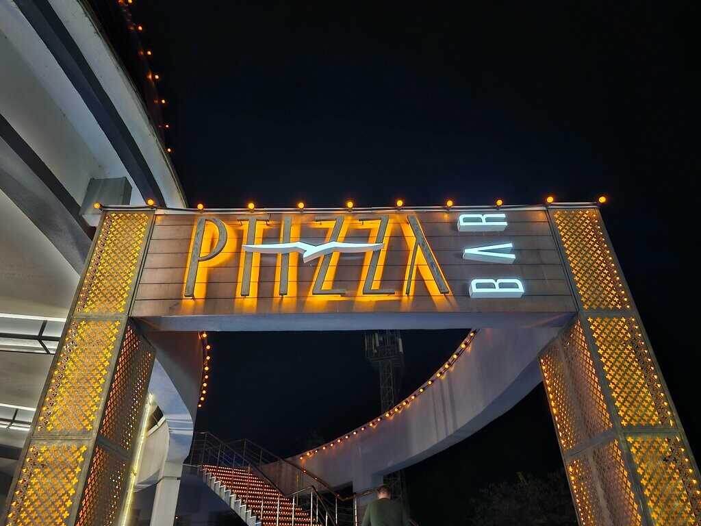 "Птица" снаружи