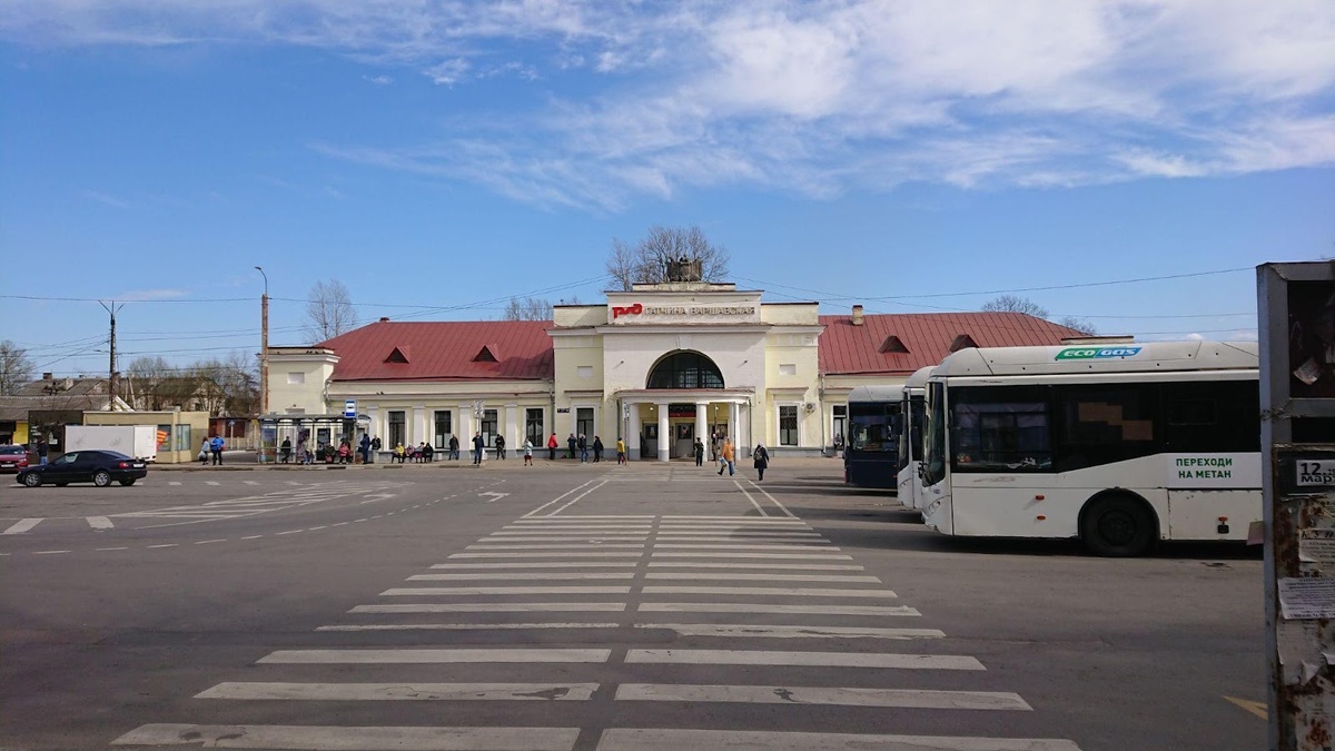 Варшавский вокзал: Softy. Собственная работа, CC BY-SA 4.0, https://commons.wikimedia.org/w/index.php?curid=152514448