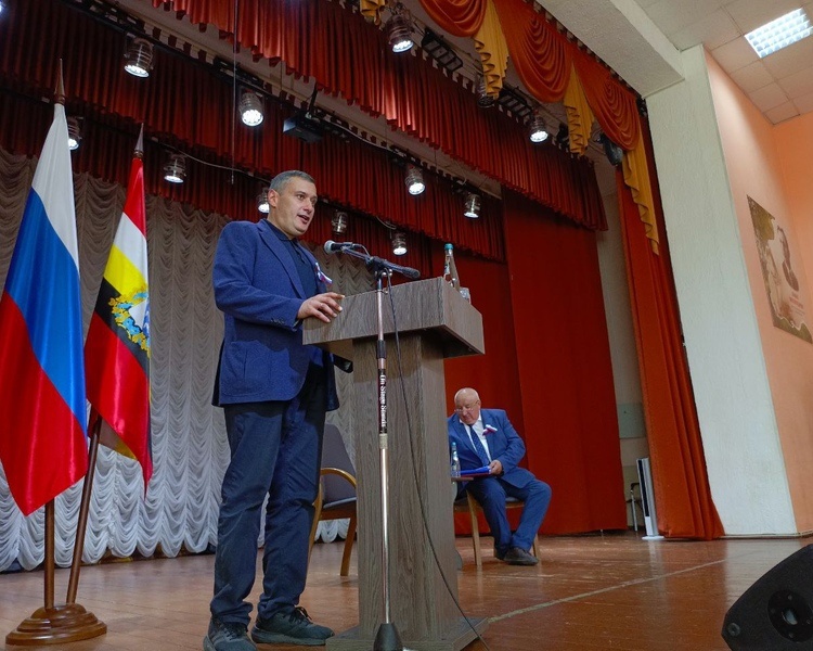     Александр Хинштейн проводит встречу с жителями Солнцевского района