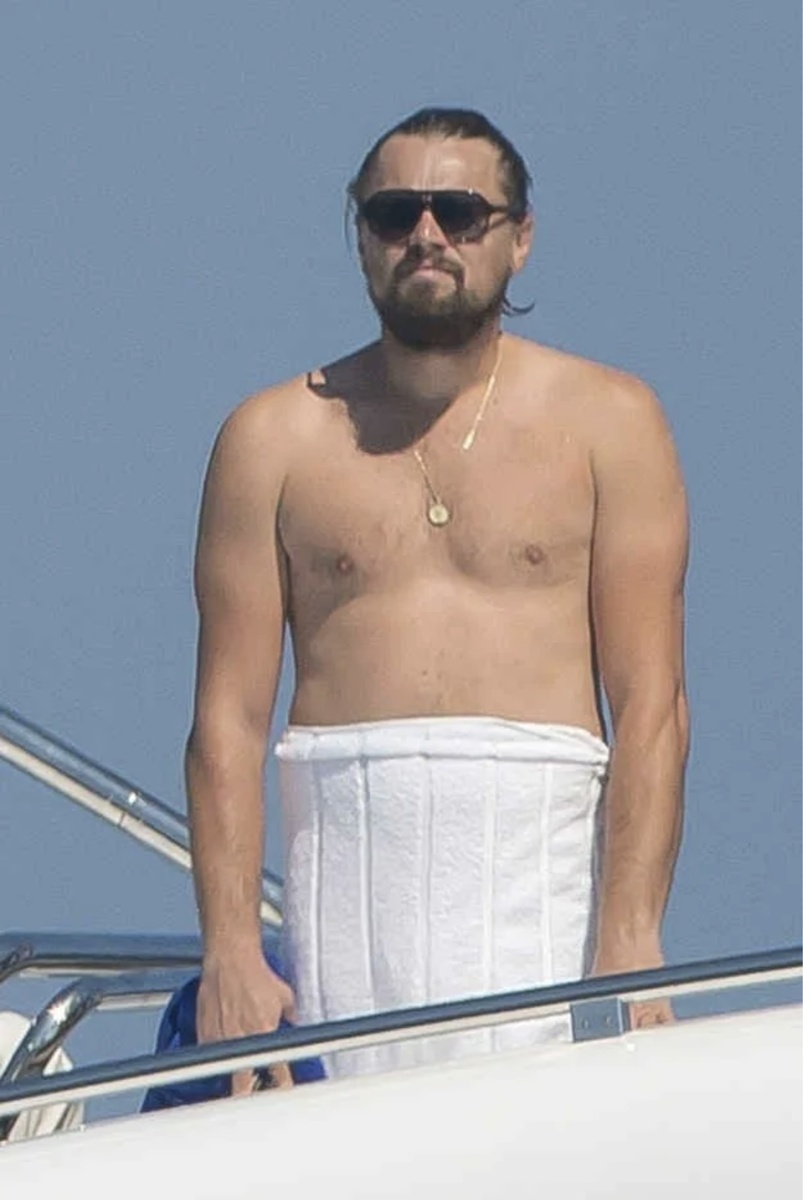 Лео ди Каприо грустит на яхте в преддверии Новолуния, как Стрельцу ему есть чего опасаться…