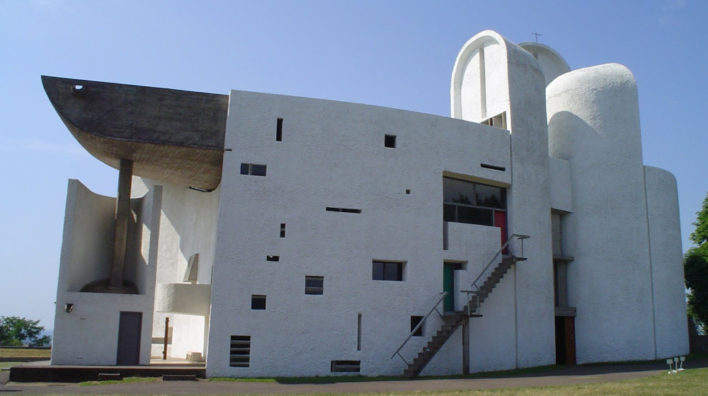    Ле Корбюзье: Мост между идеалами и реальностью советской архитектуры