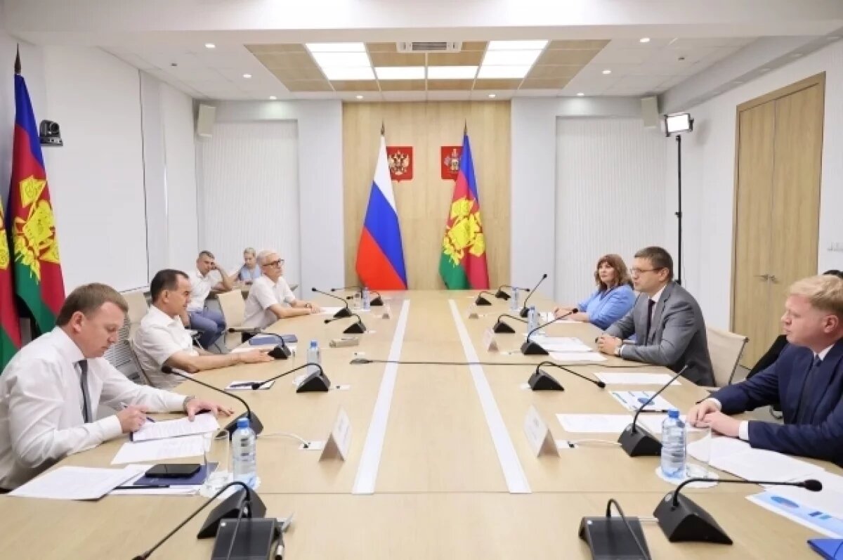    Кондратьев обсудил работу энергосбытовой компании с ее новым директором