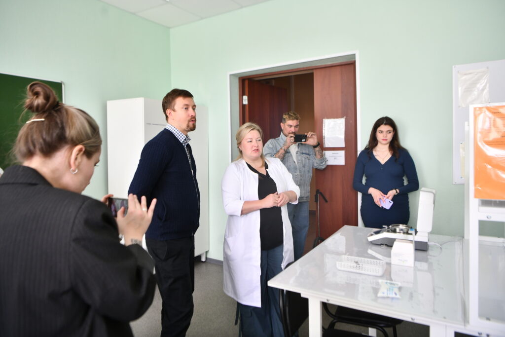    Светлана Матросова, директор научно-исследовательского центра по аквакультуре ПетрГУ. Фото: «Республика» / Лилия Кончакова