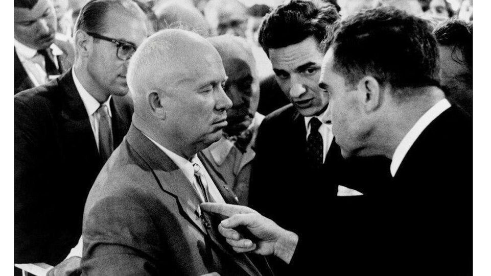     Снимок Никиты Хрущева и Ричарда Никсона, который опубликовал Дональд Трамп / Соцсети