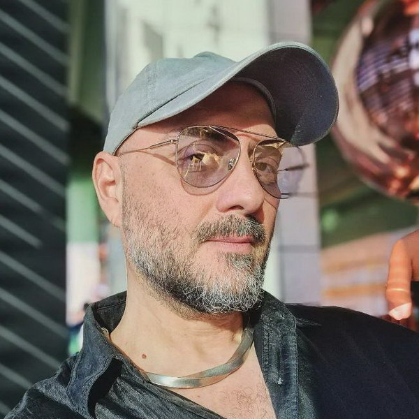     Кирилл Серебренников поставил «Гамлета» в Париже