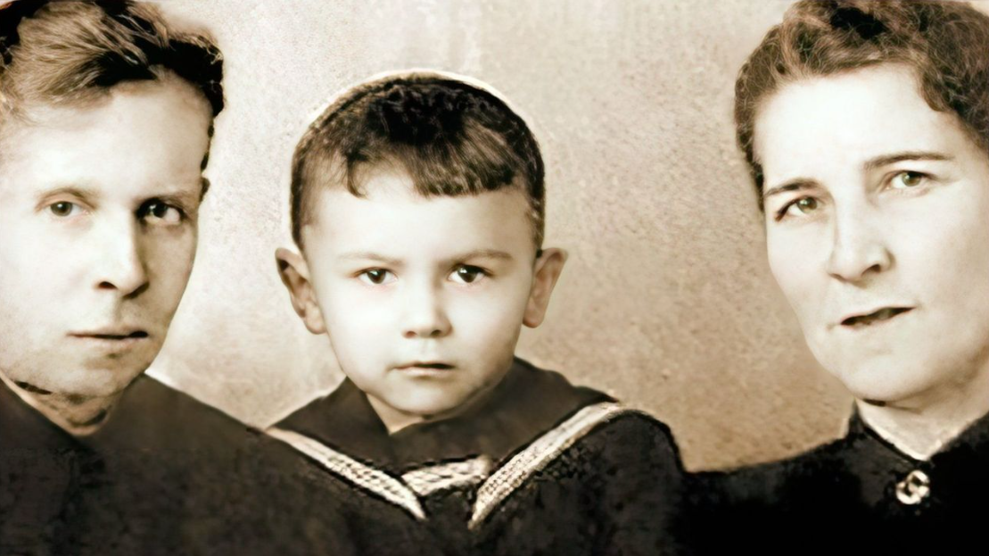 Маленький Валерий Леонтьев с родителями
