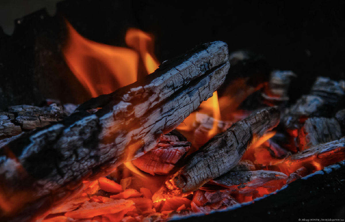 "Когда забитый мегаполис кажется пустым. Разожги огонь, и мы придем на дым."(с) Фото: fototerra.ru / Alexey Novik