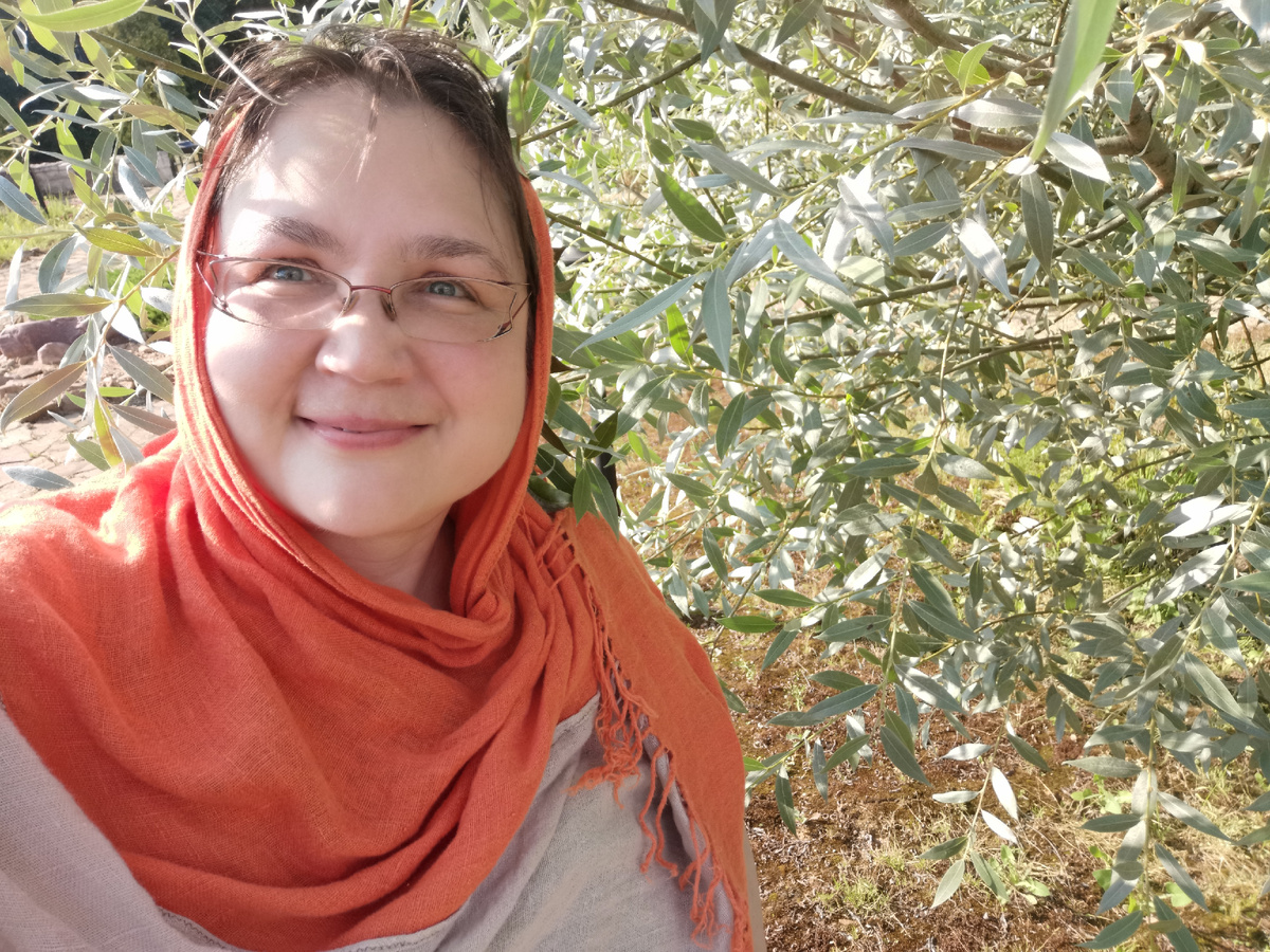 Один из тех самых дачников. Редко появляющийся на даче, но самый активный искатель интересного в интернете. Фото автора.