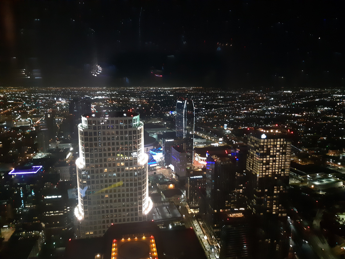Ночной Лос-Анджелес. Вид из отеля.