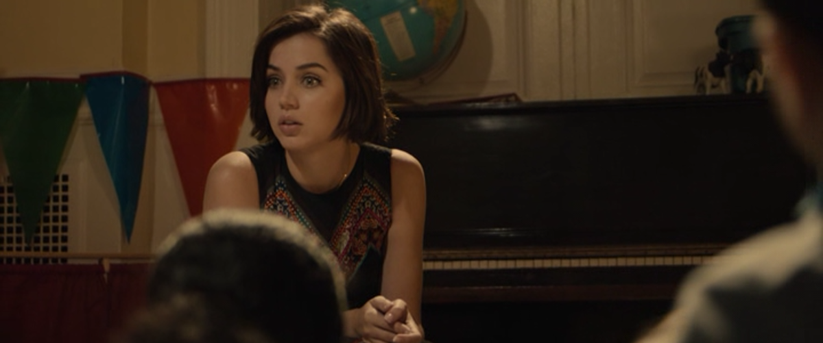 Изабель Де Ла Крус (в исполнении Аны Де Армас) | скриншот из фильма