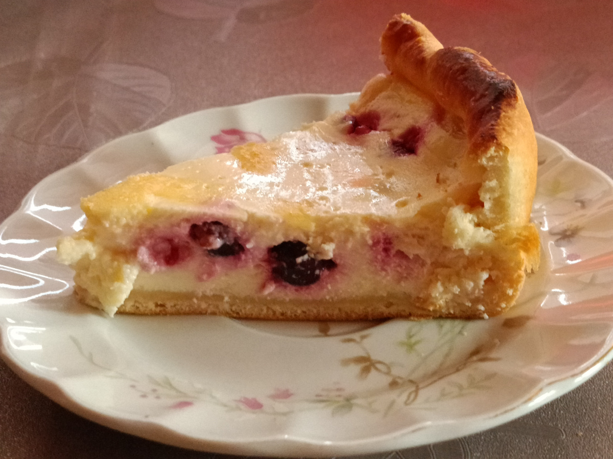 И кусочек творожного пирога.