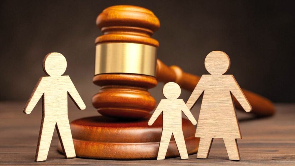 После развода малыш остался с матерью, но не исключено, что так будет не всегда