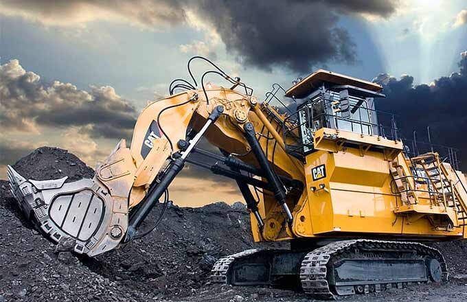 Caterpillar 6090 FS считается самый мощным экскаватором в мире.