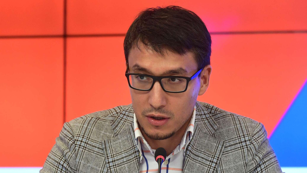 Вклады граждан, по мнению Абзалова, хотят перевести в ипотечные долги