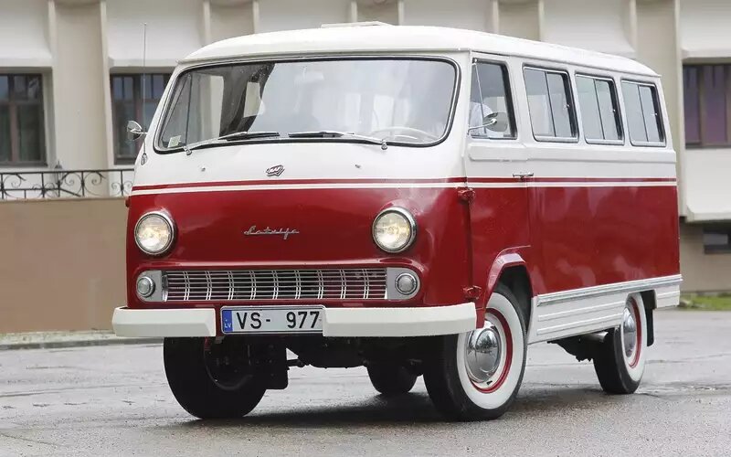 Микроавтобусы РАФ в личную собственность в СССР не продавали.