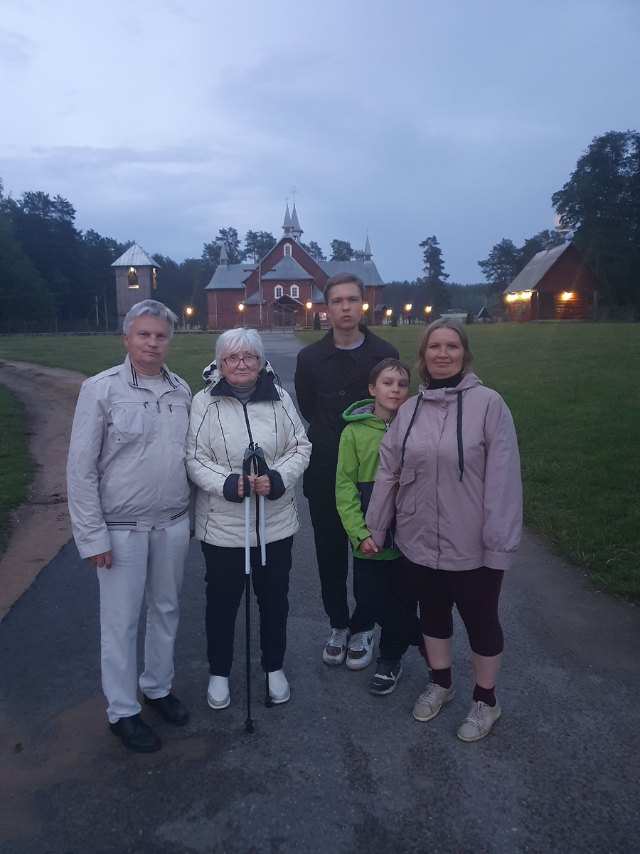 Церковь вечером внушала страх