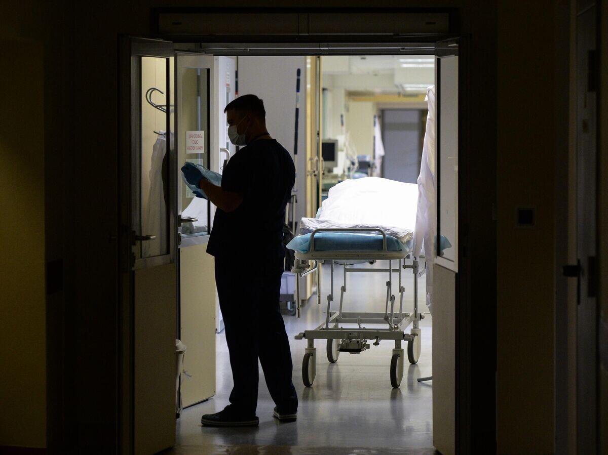    Врач в одном из больничных отделений© РИА Новости / Александр Кряжев