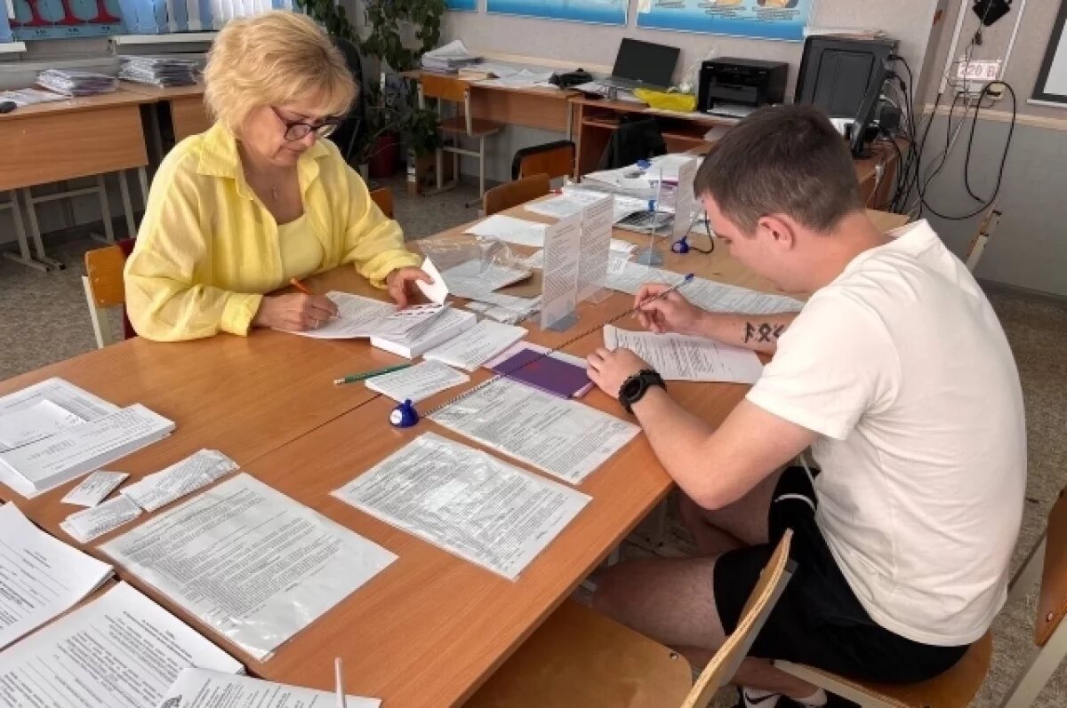    В Смоленской области 9,5 тысяч молодых людей поступают в колледжи