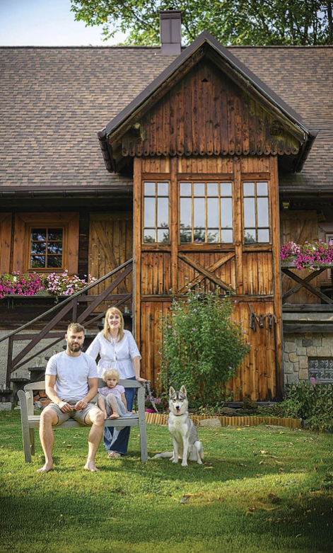 Магда с мужем и дочкой