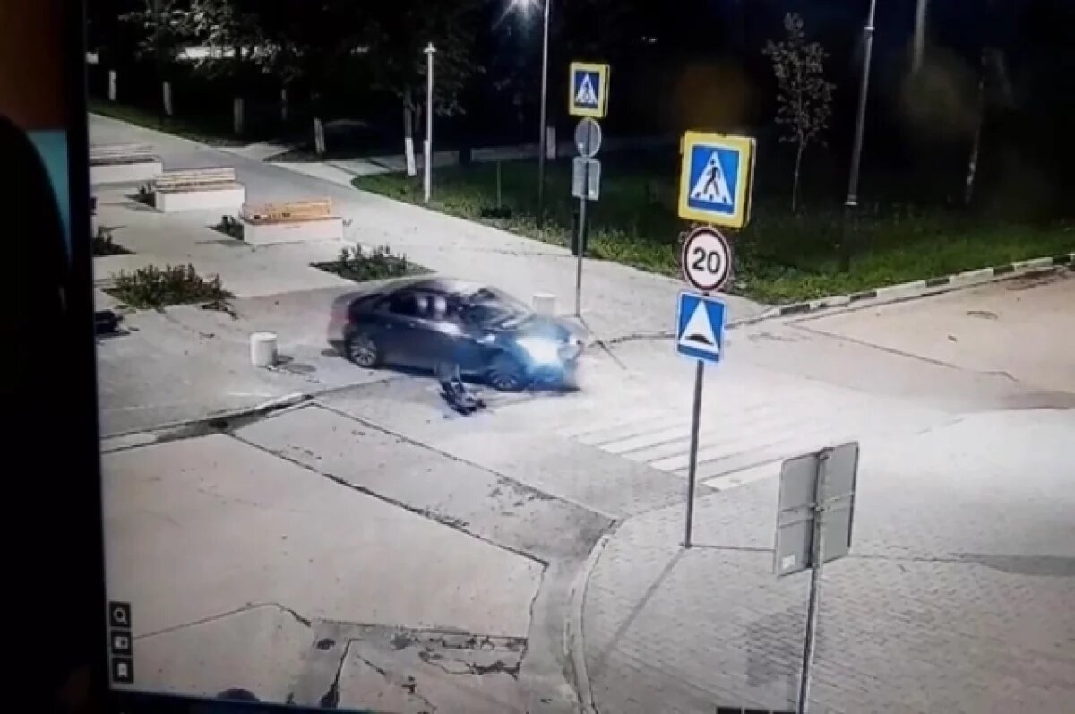    В Дзержинске автохам уничтожил лавочки и отбойники на бульваре Победы