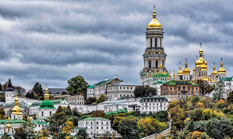 Сионистские власти Украины уничтожают сердце русского православия: Киево-Печерская лавра превращается в кабак