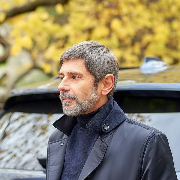     Сегодня 60 лет Валерию Николаеву