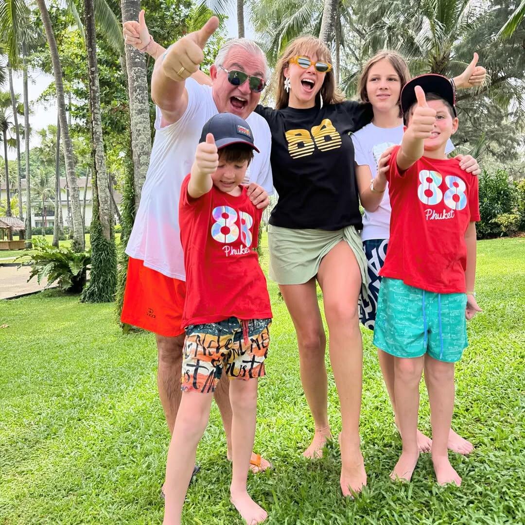 Дмитрий и Полина Дибровы с детьми

