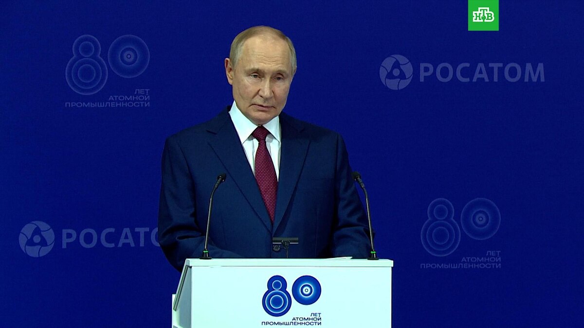    Путин: отечественные атомщики создали прочный ядерный щит страны