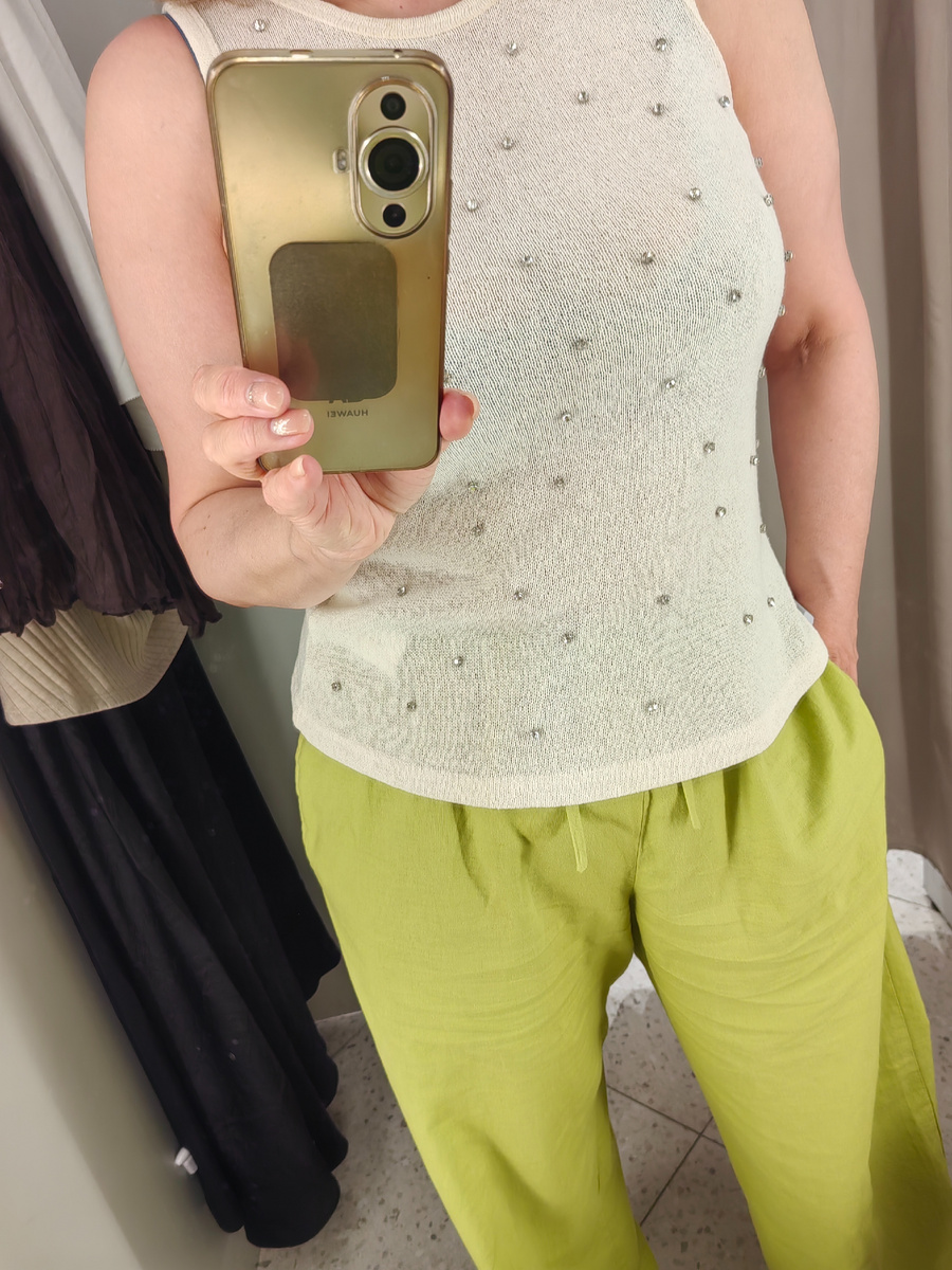 Иногда стройность достигается всего лишь удачно выбранным ракурсом)))