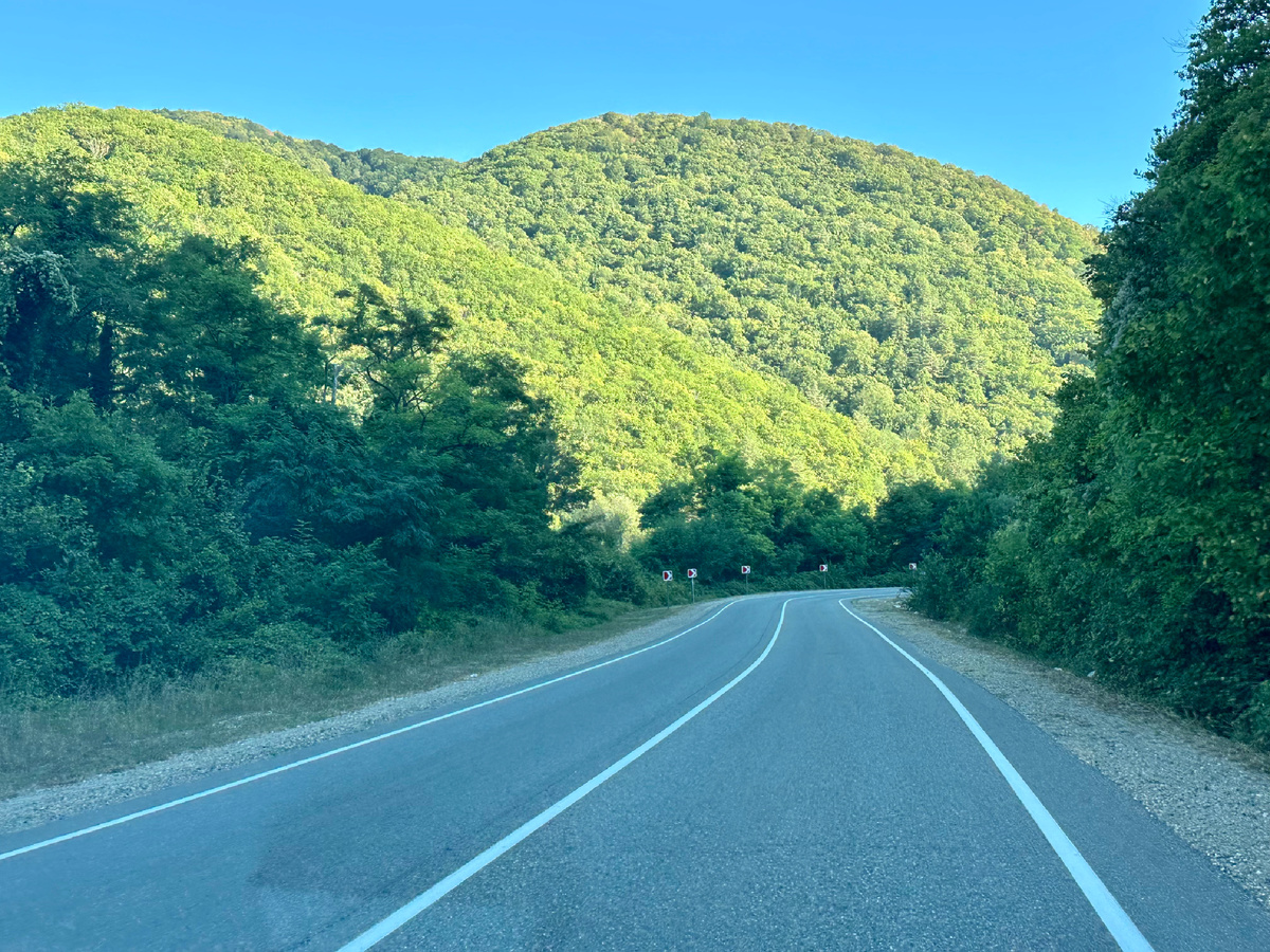 Южные дороги в горах Черноморского побережья.